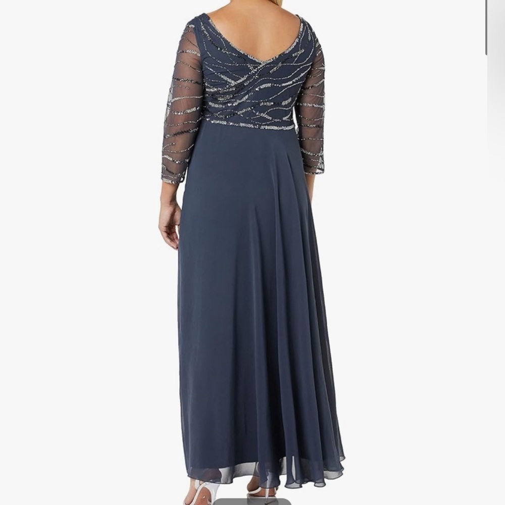 J Kara Women's 3/4 Sleeve Beaded Gown Size 18 - Picture 3 of 11